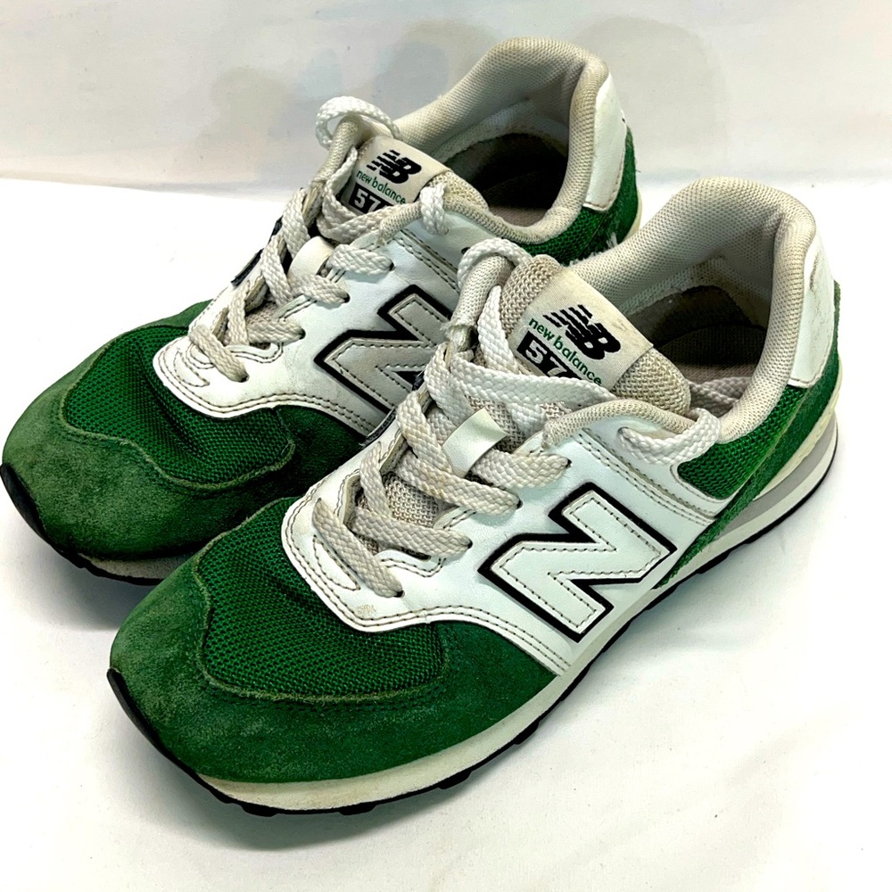 NEW BALANCE 574 RUNNING SUEDE SNEAKERS YOUTH GREEN/WHITE‎ SZ 3.5 ATHLETIC CAUSAL